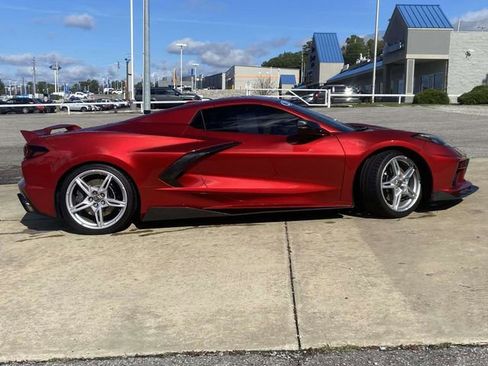 Used 2021 Chevrolet Corvette Stingray w/ Z51 Performance Package image 2