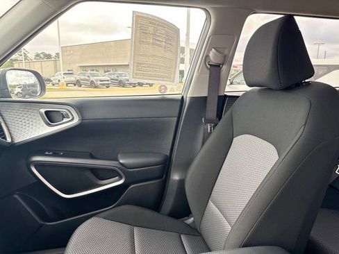 Used 2024 Kia Soul LX w/ Option Group 015 image 22