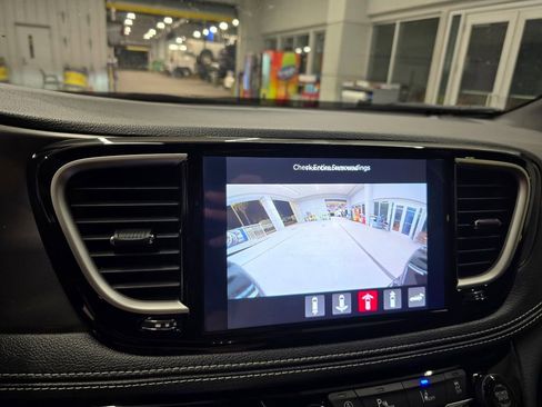 New 2026 Chrysler Pacifica Select image 24