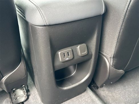 Used 2021 Chevrolet Colorado Z71 image 24