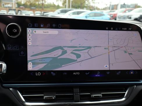 New 2026 Chevrolet Equinox EV LT image 18