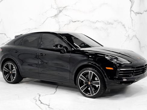 Used 2022 Porsche Cayenne Coupe image 4