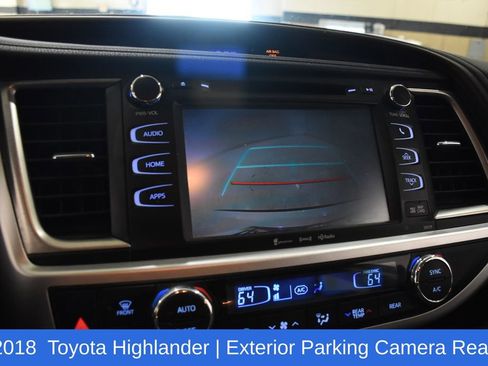 Used 2018 Toyota Highlander XLE AWD/4WD image 18
