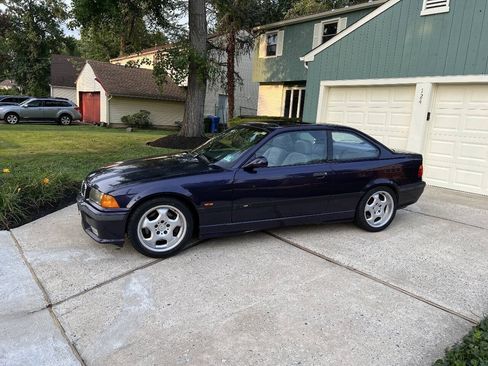 Used 1997 BMW M3 Coupe RWD image 2