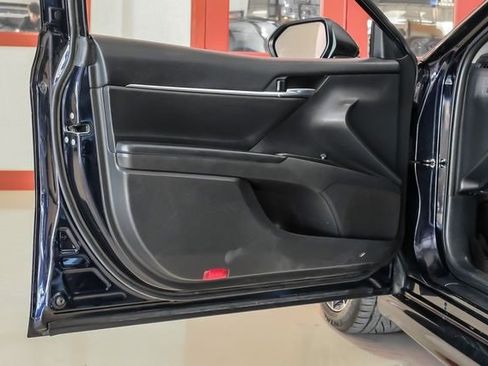 Used 2022 Toyota Camry SE image 40