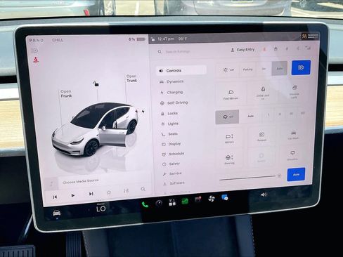 Used 2023 Tesla Model Y AWD image 31