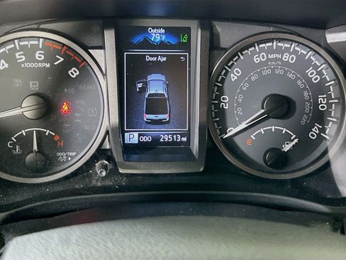Used 2021 Toyota Tacoma TRD Sport w/ Technology Package AWD/4WD image 12