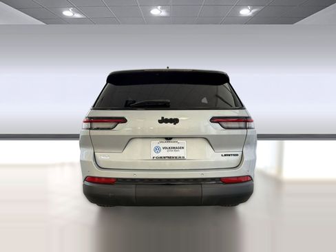 Used 2023 Jeep Grand Cherokee L Limited w/ Black Appearance Package image 10