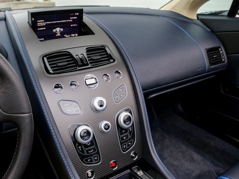 Used 2017 Aston Martin V12 Vantage S image 19