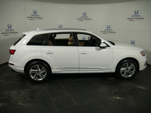 Used 2021 Audi Q7 3.0T Premium Plus image 3