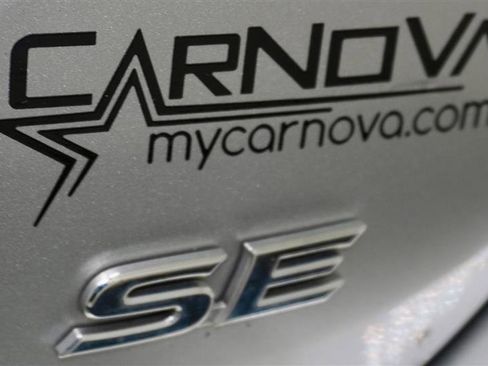 Used 2018 Toyota Camry SE image 36