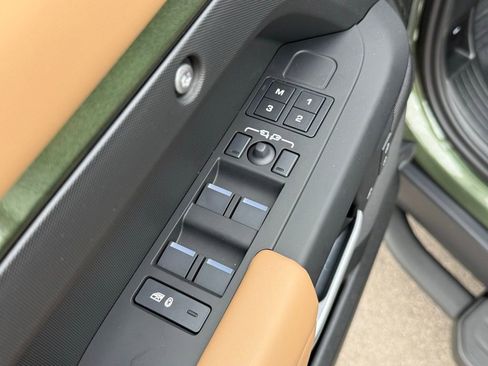 New 2026 Land Rover Defender 110 X-Dynamic SE AWD/4WD image 15