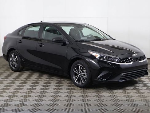 Used 2023 Kia Forte LXS image 46