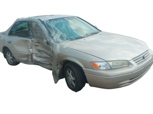 Used 1998 Toyota Camry LE FWD image 8