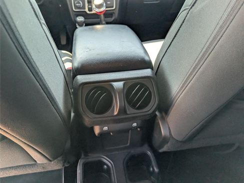 Used 2019 Jeep Wrangler Unlimited Sport S AWD/4WD image 18