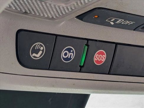 Used 2022 Chevrolet Equinox LS image 9