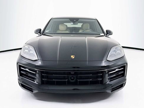Certified 2026 Porsche Cayenne Coupe AWD/4WD image 6