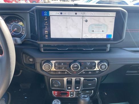 Used 2024 Jeep Wrangler Rubicon AWD/4WD image 13