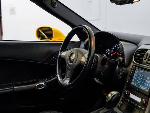 Used 2006 Chevrolet Corvette Coupe w/ Preferred Equipment Group image 15