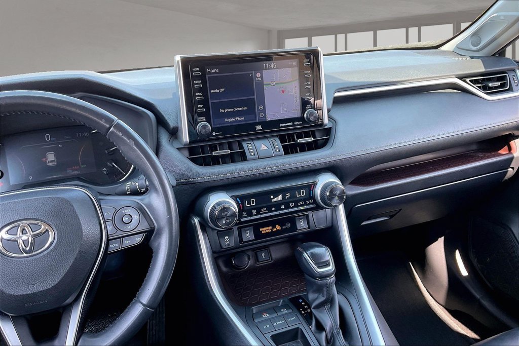 Used 2020 Toyota RAV4 Limited FWD image 9