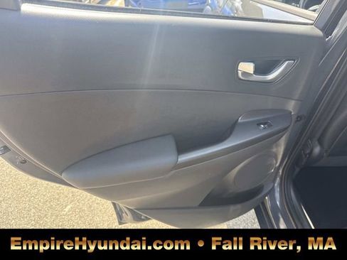 Used 2023 Hyundai Kona Limited AWD/4WD image 16