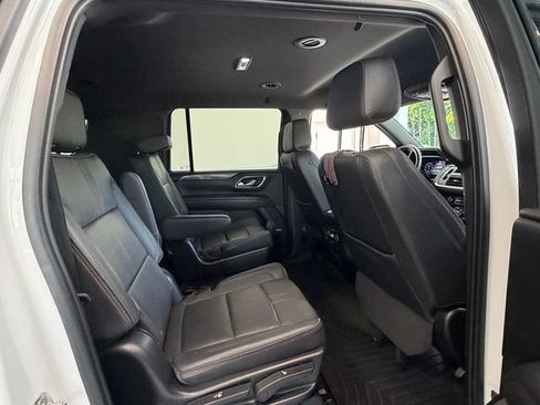 Certified 2022 Chevrolet Suburban RST w/ Luxury Package RWD image 15