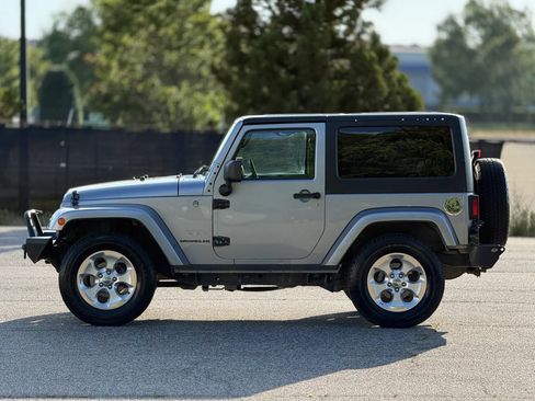 Used 2014 Jeep Wrangler Sahara w/ Dual Top Group AWD/4WD image 8