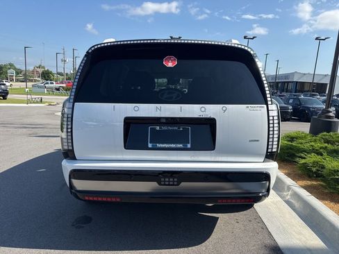 New 2026 Hyundai Ioniq 9 Calligraphy image 9