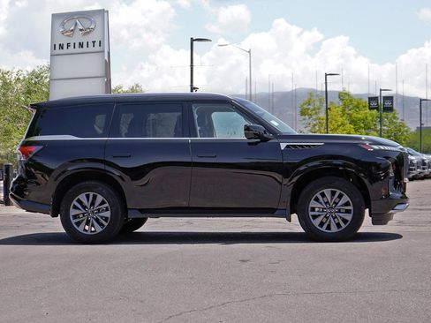 Certified 2026 INFINITI QX80 Pure w/ Cargo Package AWD/4WD image 9