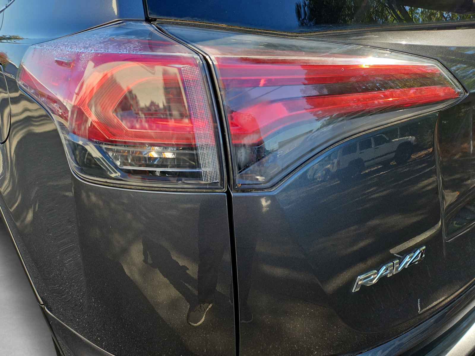 Used 2017 Toyota RAV4 Limited w/ Advanced Technology Package AWD/4WD image 18