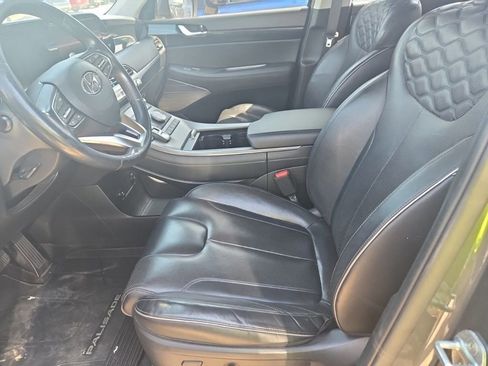 Used 2021 Hyundai Palisade Limited image 3