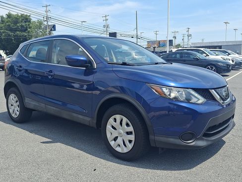 Used 2018 Nissan Rogue Sport S AWD/4WD image 3