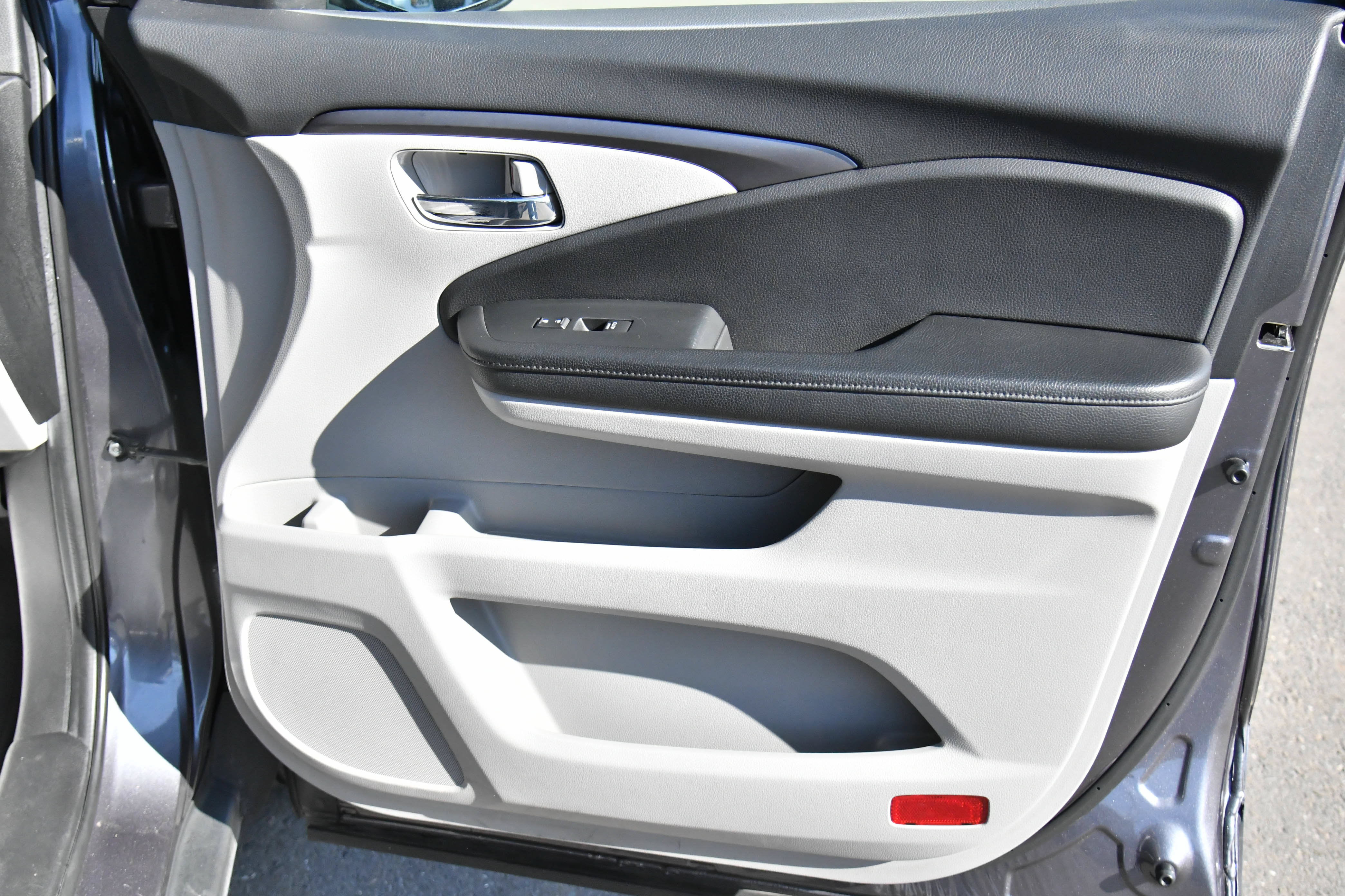 Used 2021 Honda Pilot EX image 48
