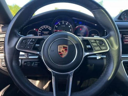 Used 2019 Porsche Panamera RWD image 21