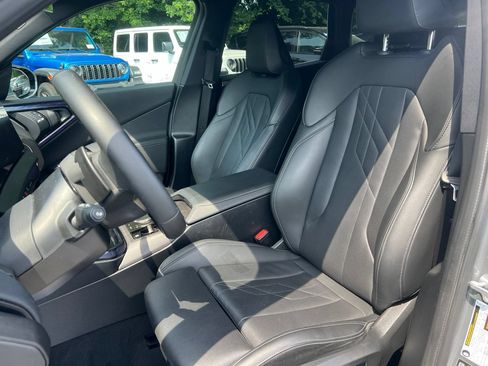 Used 2025 BMW X3 xDrive30i AWD/4WD image 16