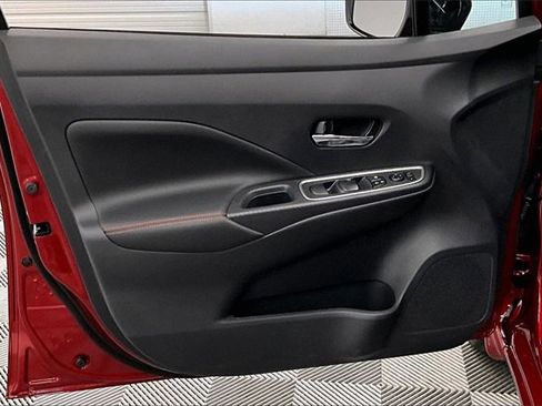 New 2025 Nissan Versa SR w/ Trunk Package image 28