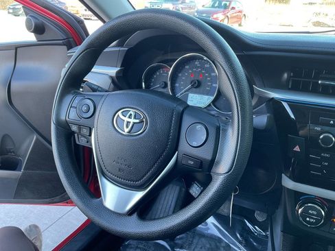 Used 2015 Toyota Corolla LE image 18