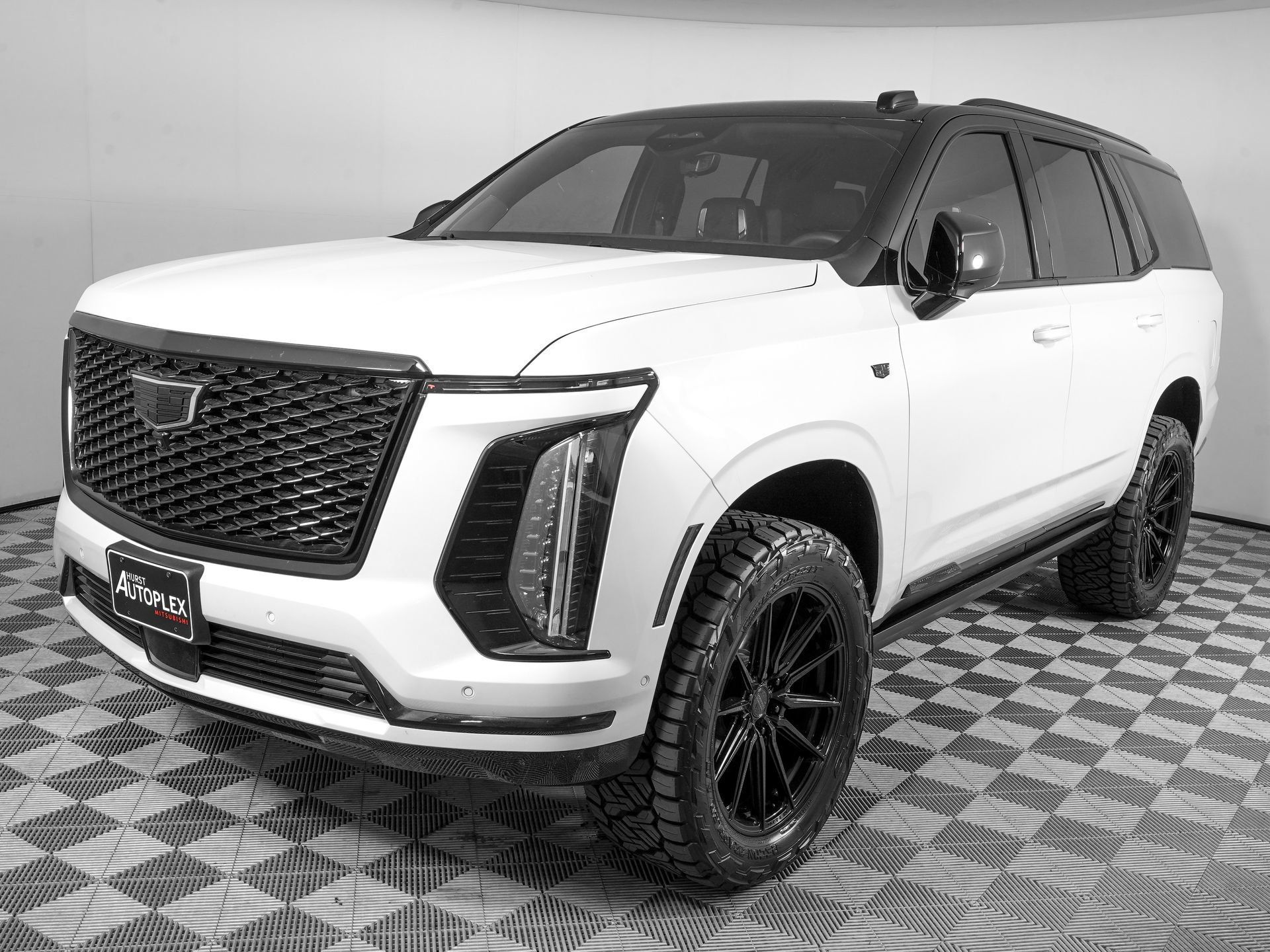 Used 2025 Cadillac Escalade Sport Platinum w/ LPO, ONYX Package AWD/4WD image 8