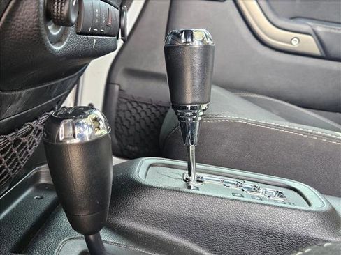 Used 2018 Jeep Wrangler Unlimited Sport image 11