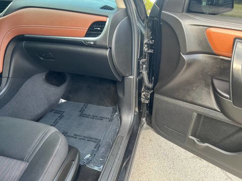 Used 2015 Chevrolet Traverse LT w/ Style and Technology Package image 29