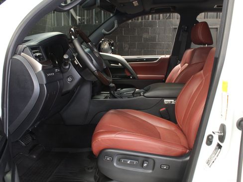 Used 2021 Lexus LX 570 4WD w/ Sport Package image 37