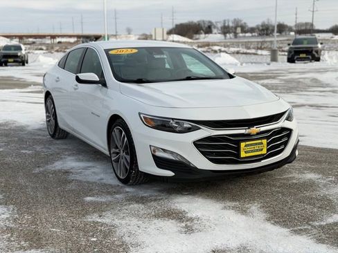 Used 2023 Chevrolet Malibu LT image 3