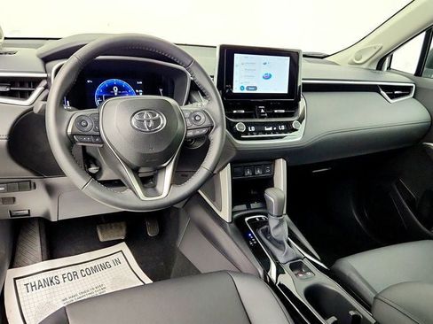 Used 2025 Toyota Corolla Cross XLE w/ Convenience Package AWD/4WD image 13
