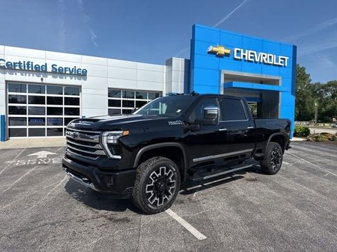 Used 2025 Chevrolet Silverado 2500 High Country image 2