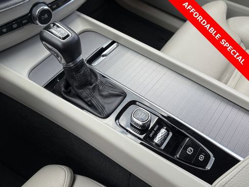 Used 2019 Volvo XC60 T5 Inscription w/ Protection Package Premier image 21