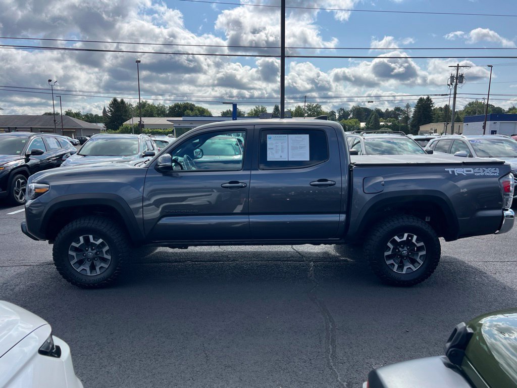 Used 2023 Toyota Tacoma TRD Off-Road w/ Black Out Package (TMS) AWD/4WD image 2