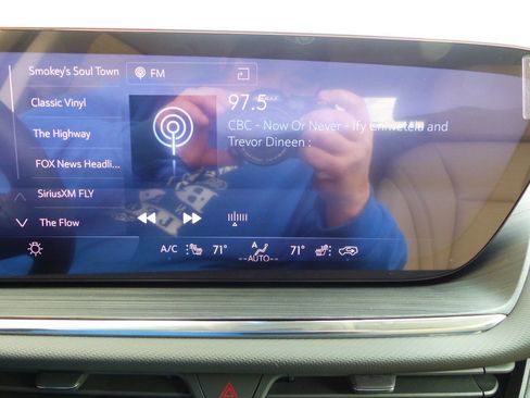 Used 2025 Buick Envision Preferred image 59