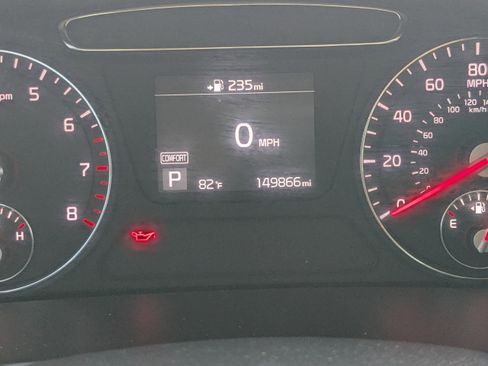 Used 2019 Kia Sorento LX image 29