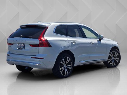 Certified 2023 Volvo XC60 T8 Plus AWD/4WD image 9