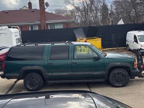 Used 1996 GMC Suburban 4WD image 5